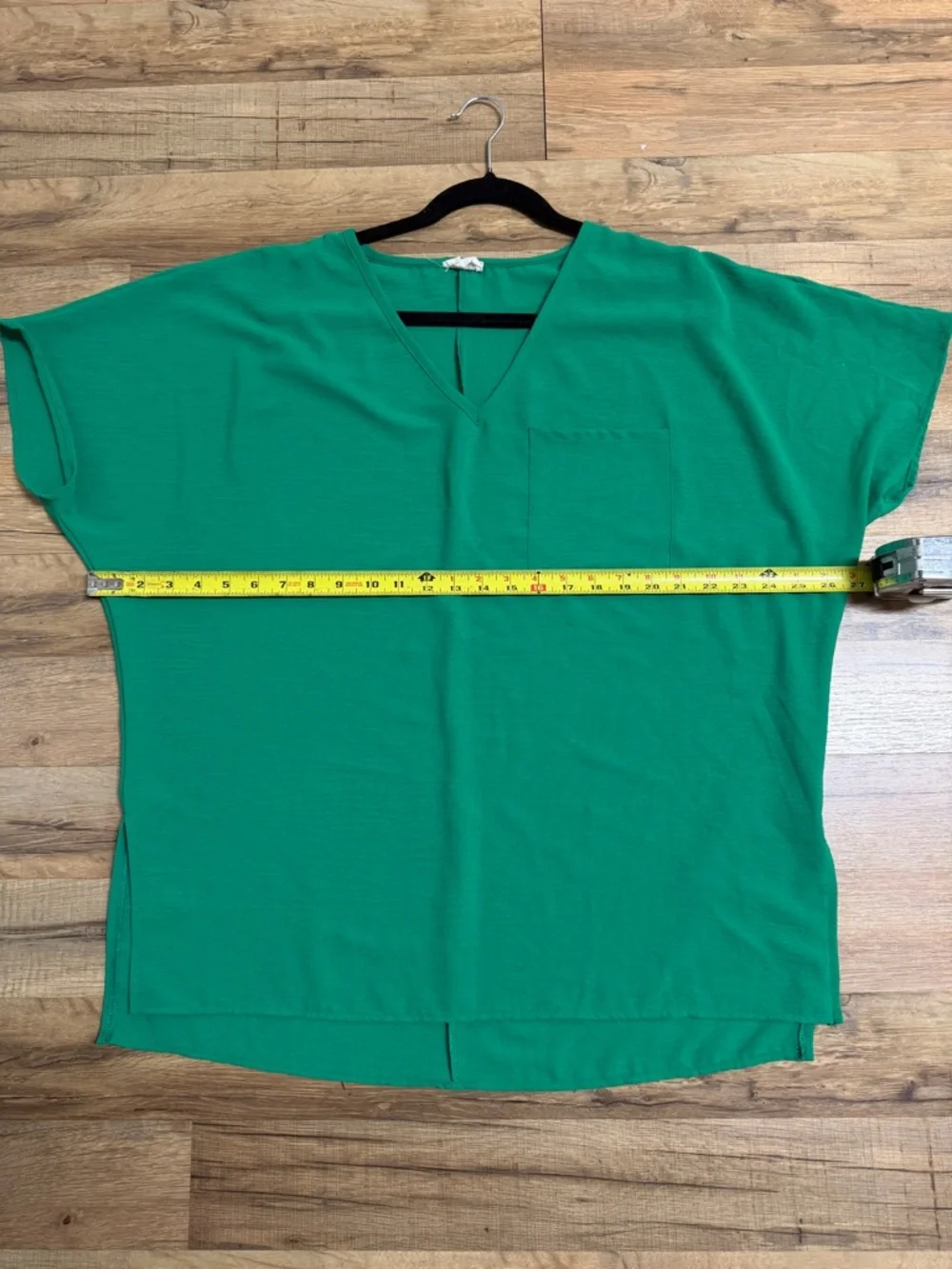 BiBi Emerald V-Neck Pocket Tunic - Picture 2 of 4